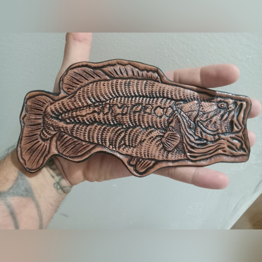 Magnetic Leather Bass 🐠